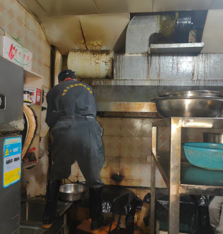 永川油烟管道定期清洗守护餐饮后厨安全与环境卫生